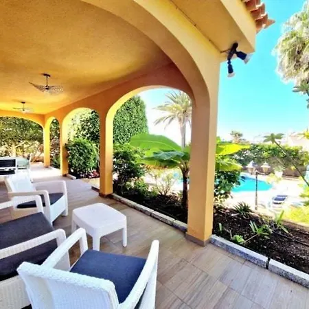 Sunny Palm With Private Pool In Villa Callao Salvaje