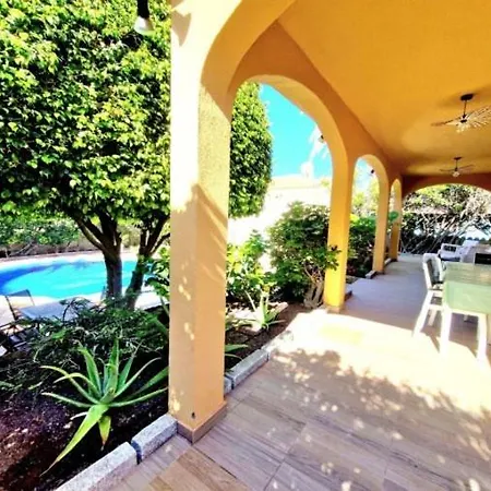 Villa Sunny Palm With Private Pool In